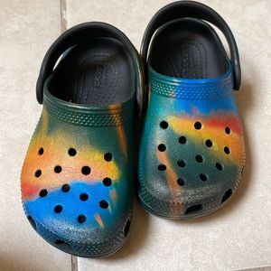 Crocs Toddler Classic Tie-Dye Graphic Clog